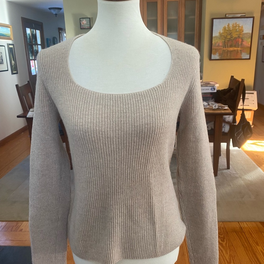 EUC 100% Cashmere Sweater by Vince M